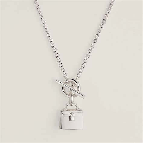 hermes amulette|Amulettes Kelly pendant .